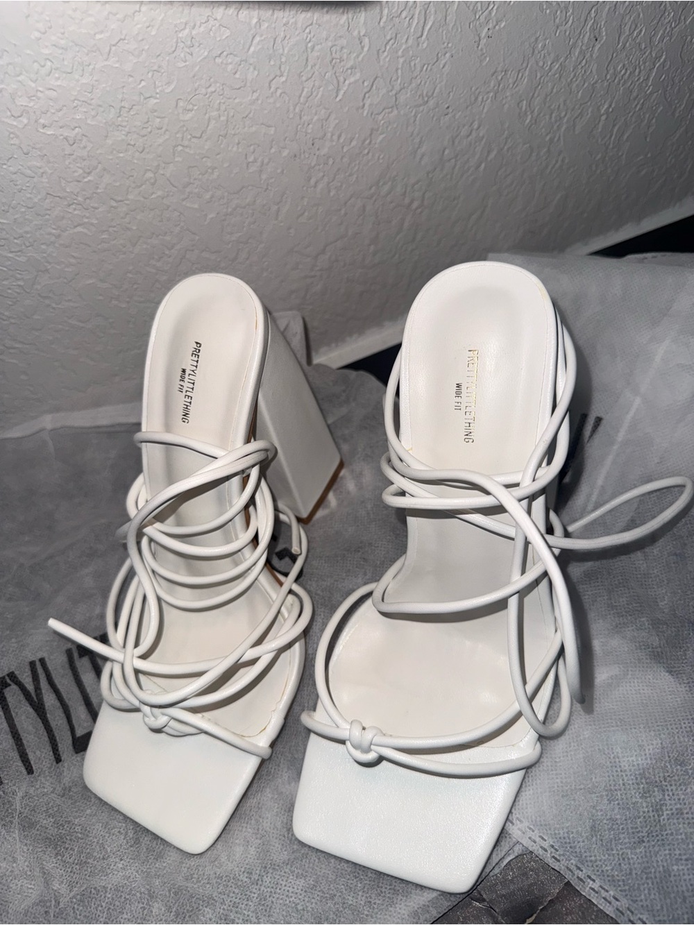 PrettyLittleThing White Lace-Up Block Heel Sandals | Size 6 | NWT